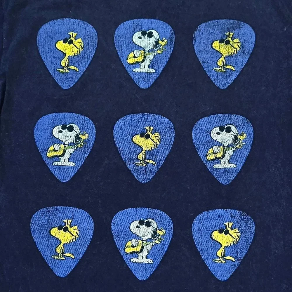 Peanuts🥜 Guitar🎸 Snoopy🐕 Graphic Tee👕 - NWOT